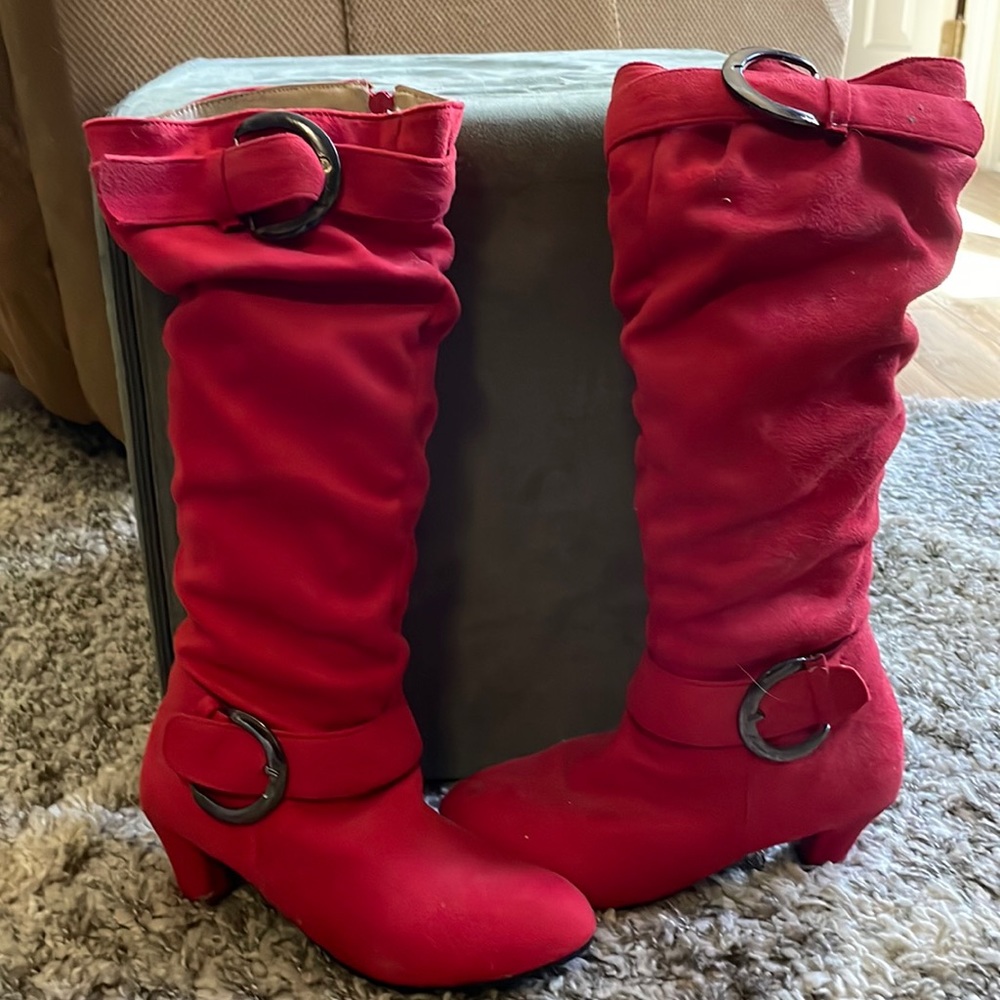 Red sueded cloth boots size 6